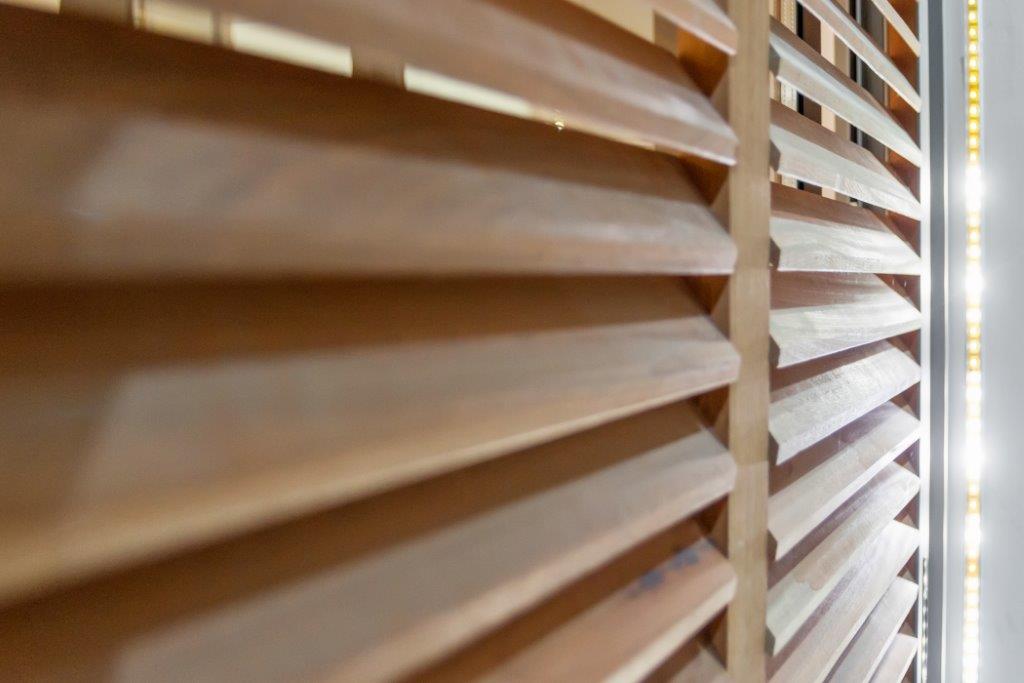 Comment sont fabriqués nos volets persiennés bois dans notre atelier ?