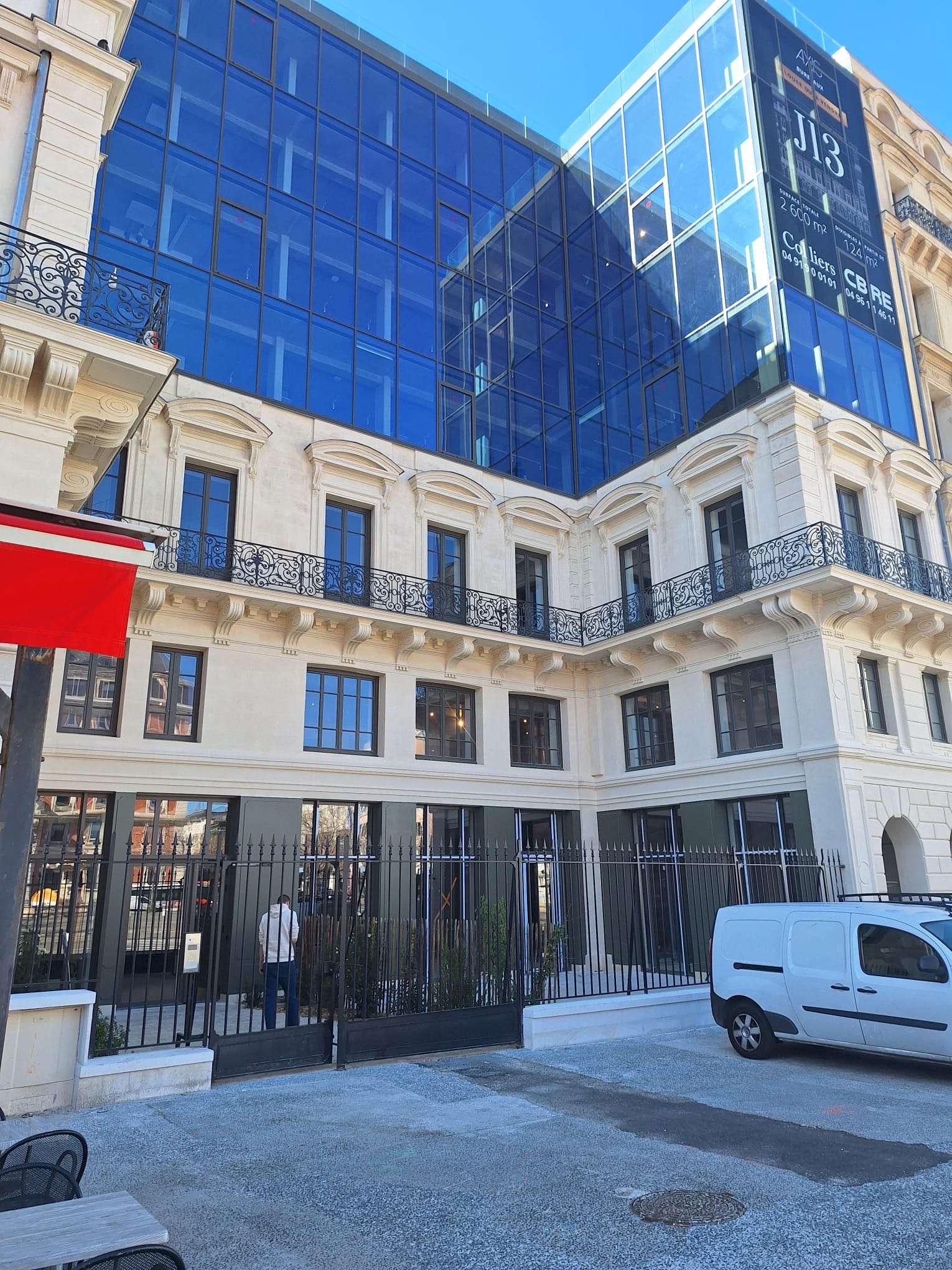 Chantier d´exception : des menuiseries sur-mesure au coeur de Marseille