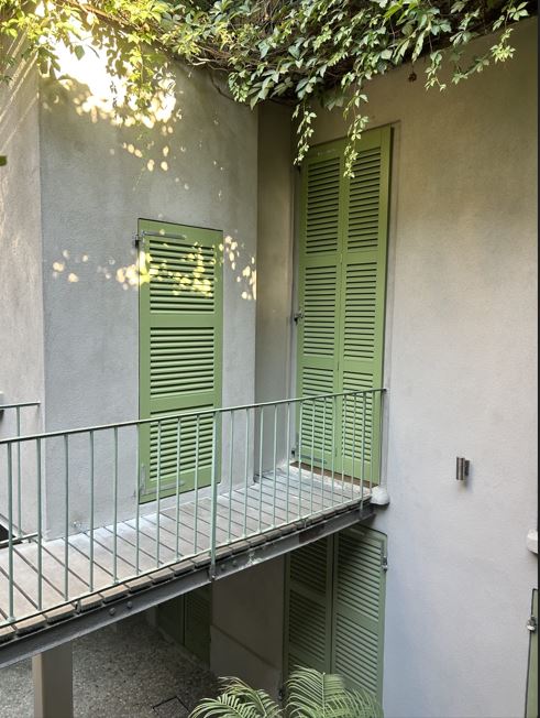 Volets bois sur mesure à Marseille | Fabrication & pose